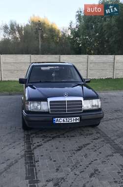 Mercedes-Benz E-Class  1986