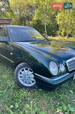 Mercedes-Benz E-Class  1997