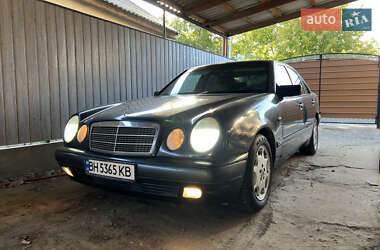 Mercedes-Benz E-Class  1996