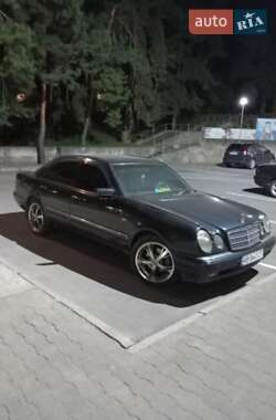 Mercedes-Benz E-Class  1998