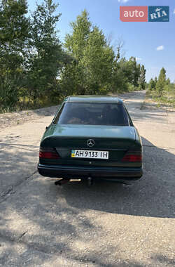 Mercedes-Benz E-Class  1990