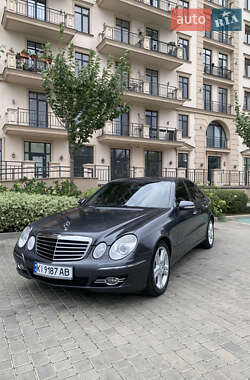 Mercedes-Benz E-Class  2009
