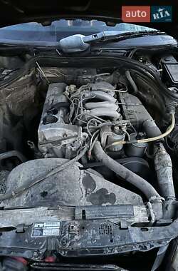 Mercedes-Benz E-Class  1989