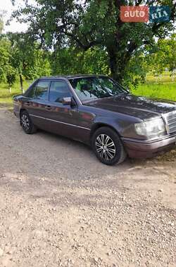 Mercedes-Benz E-Class 1993