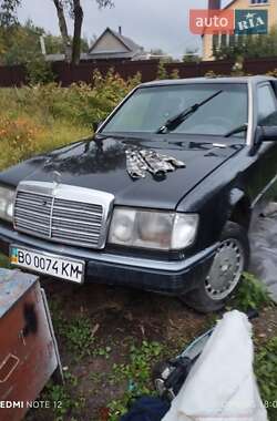 Mercedes-Benz E-Class  1992