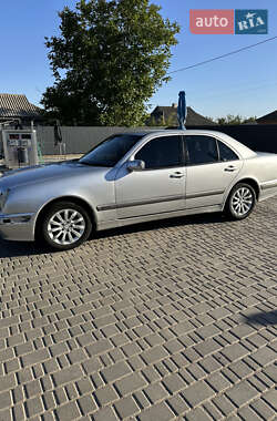 Mercedes-Benz E-Class  2000