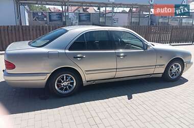 Mercedes-Benz E-Class  1997