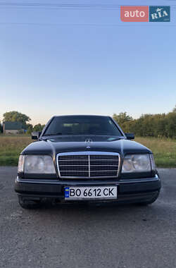Mercedes-Benz E-Class  1992