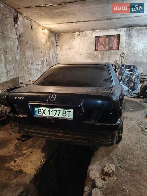 Легковые Mercedes-Benz E-Class