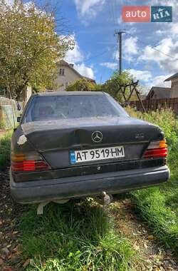 Mercedes-Benz E-Class  1988