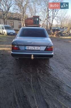 Mercedes-Benz E-Class  1985
