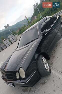 Mercedes-Benz E-Class  2001