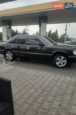Mercedes-Benz E-Class  1991