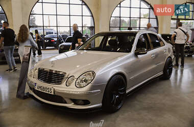 Mercedes-Benz E-Class  2005
