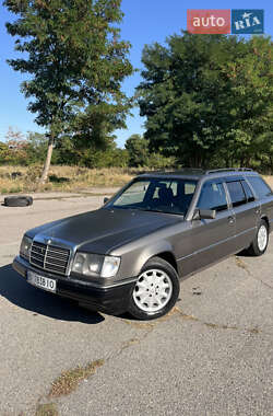 Mercedes-Benz E-Class  1991