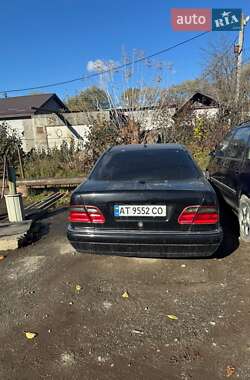 Mercedes-Benz E-Class  1996