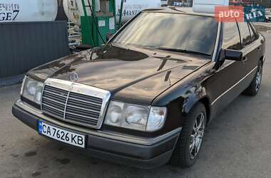 Mercedes-Benz E-Class  1993