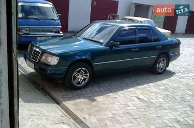 Mercedes-Benz E-Class  1994