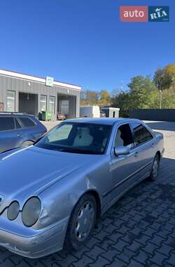 Mercedes-Benz E-Class 2001