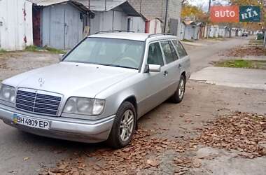 Mercedes-Benz E-Class 1993