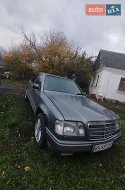 Mercedes-Benz E-Class  1986