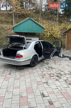 Mercedes-Benz E-Class  2000
