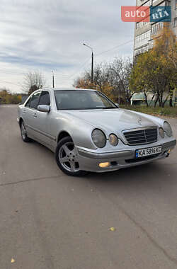 Mercedes-Benz E-Class  2001