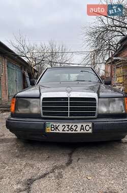 Mercedes-Benz E-Class  1986