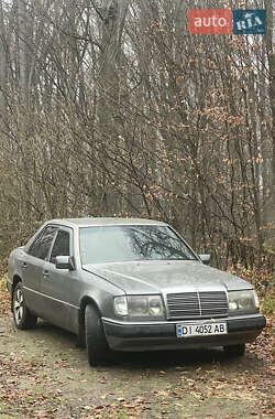 Mercedes-Benz E-Class  1992