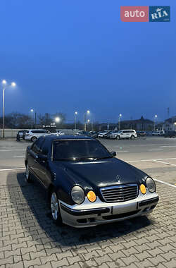 Mercedes-Benz E-Class  2002