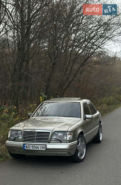 Mercedes-Benz E-Class  1994