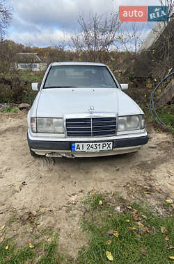 Mercedes-Benz E-Class  1990