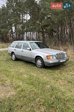 Mercedes-Benz E-Class  1992