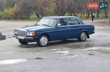 Mercedes-Benz E-Class  1983