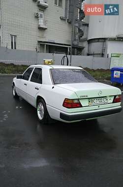 Mercedes-Benz E-Class 1992