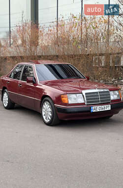 Mercedes-Benz E-Class 1993