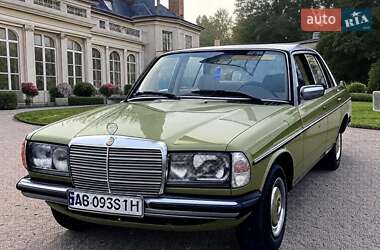 Mercedes-Benz E-Class  1983