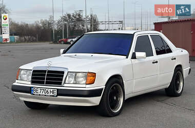 Mercedes-Benz E-Class  1988