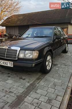 Mercedes-Benz E-Class  1988