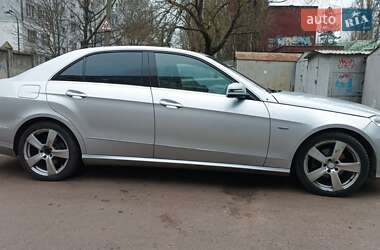 Mercedes-Benz E-Class  2010