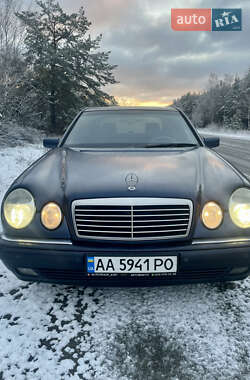 Mercedes-Benz E-Class  1996