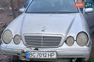 Mercedes-Benz E-Class  2001