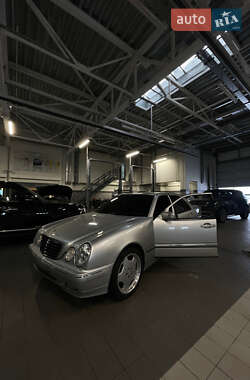 Mercedes-Benz E-Class  2000