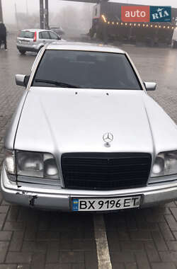 Mercedes-Benz E-Class  1993