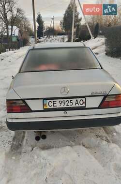 Mercedes-Benz E-Class  1987