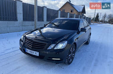 Mercedes-Benz E-Class  2010