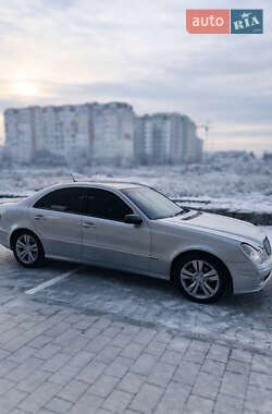 Mercedes-Benz E-Class  2002