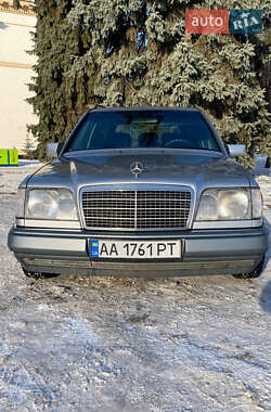 Mercedes-Benz E-Class  1995