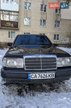 Mercedes-Benz E-Class  1993