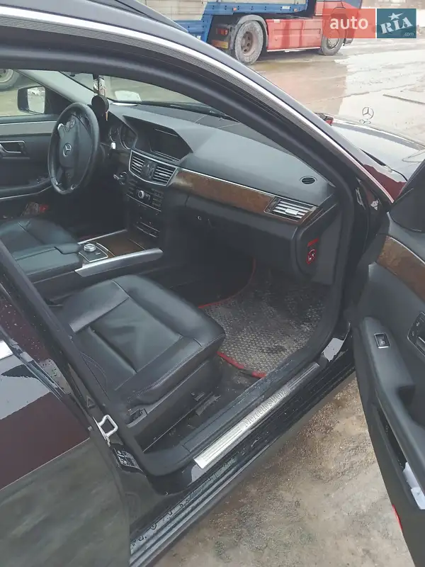 Mercedes-Benz E-Class 2012